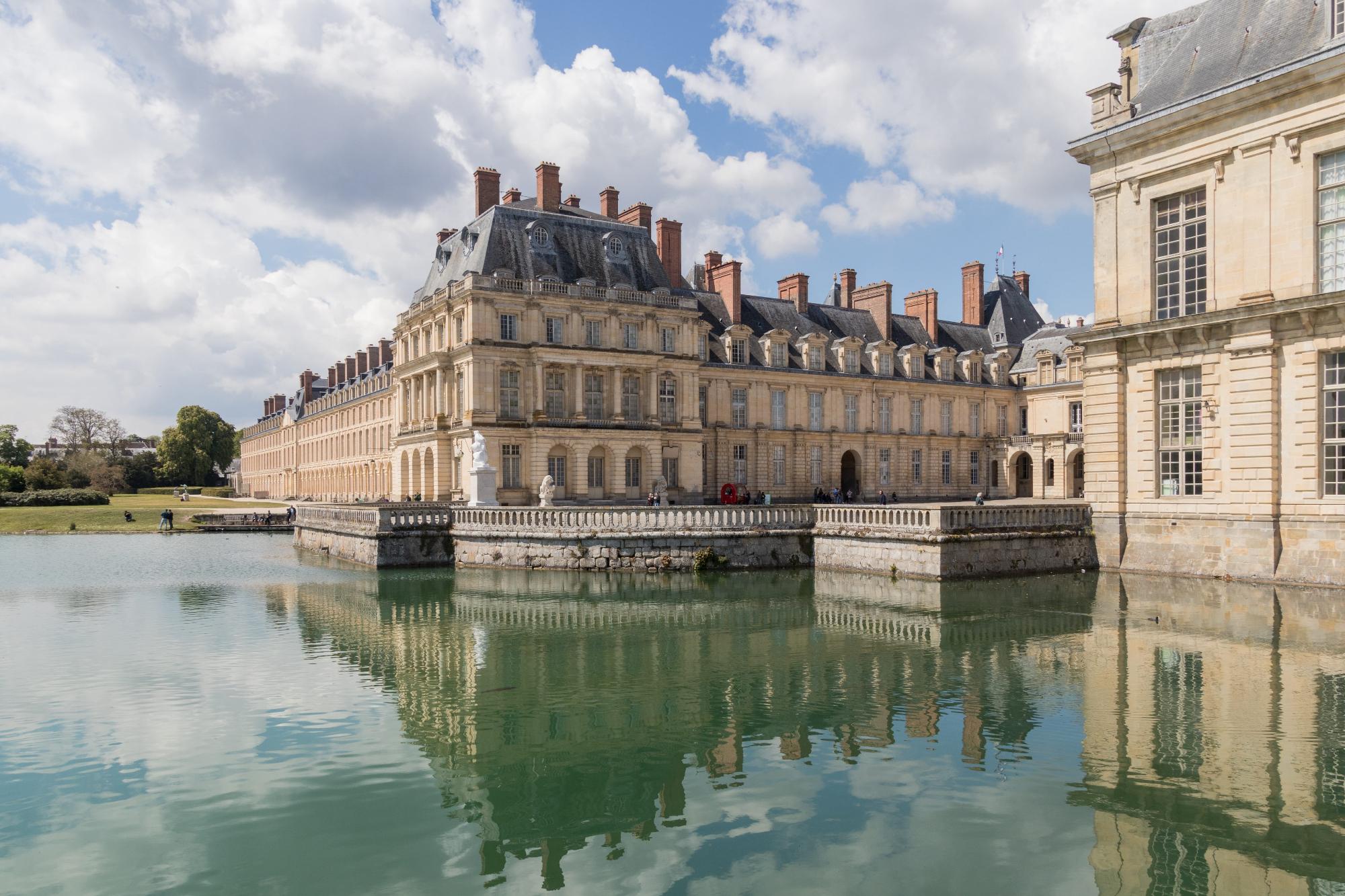 Fontainebleau: Fontainebleau Palace Private Guided Tour